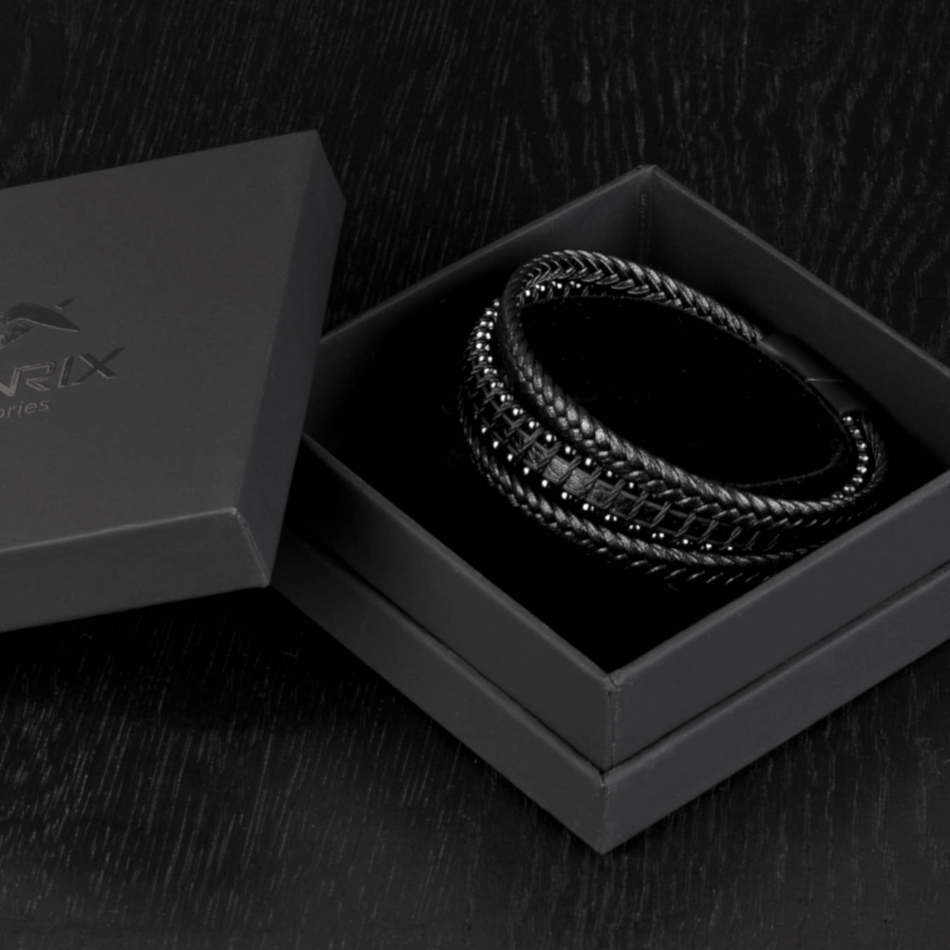 Potter - Multi-layer leather bracelet with black glossy beads in giftbox